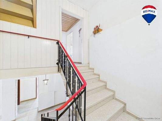 RE/MAX Immobilien DeLux Haus Merzig / Besseringen Flur 1. OG