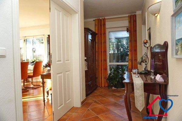 EG Flurbereich Wohnzimmer.JPG