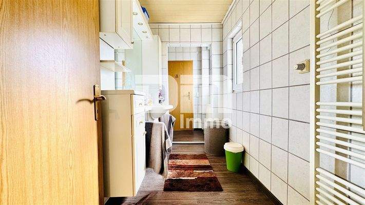 EG Hochparterre Bad / Dusche / Handtuchwärmer