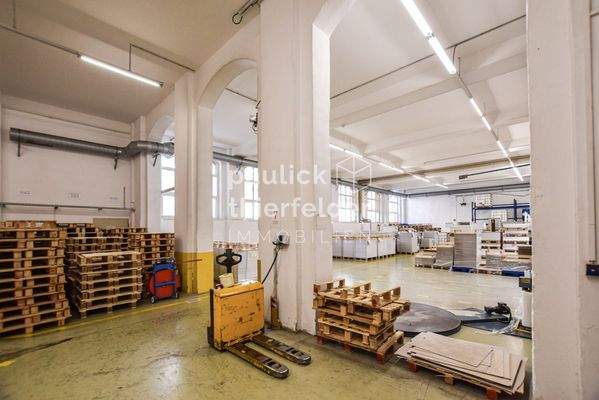 Lagerflächen/ Druckerei