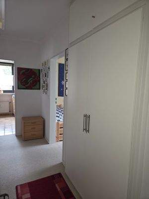 Flur mit Einbauschrank