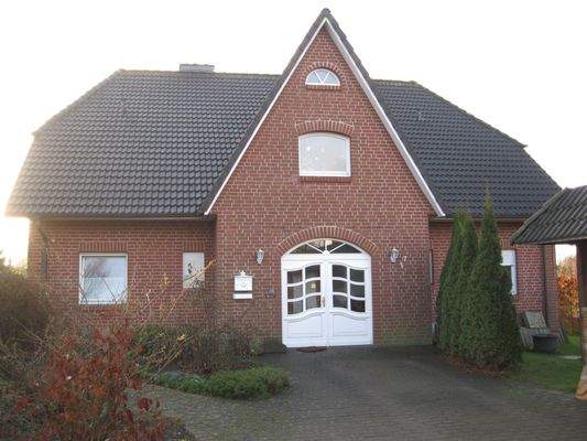 Haus Eingangsseite.JPG