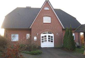 Haus Eingangsseite.JPG