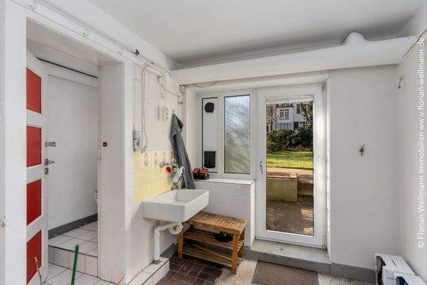 Keller mit Blick auf den Garten 