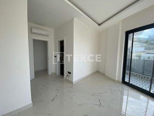 Detached House with a Private Swimming Pool in Alanya