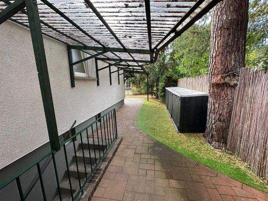 Eingang Keller außen