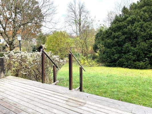 8.1 Terrasse Richtung Garten.JPEG