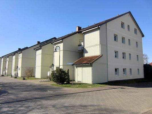 Nordgiebel mit Zufahrt