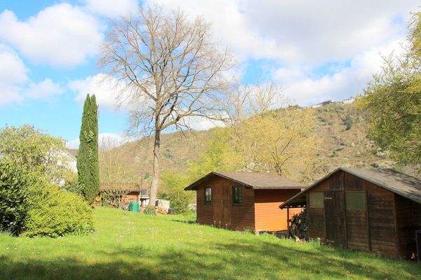 2 idyllische Gartenhäuser