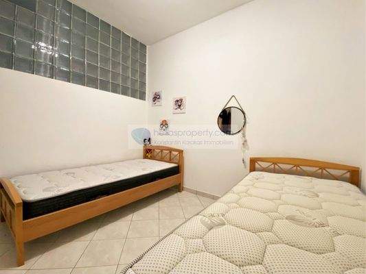 05e469be585841c99dc0a0c320ecd57d-original