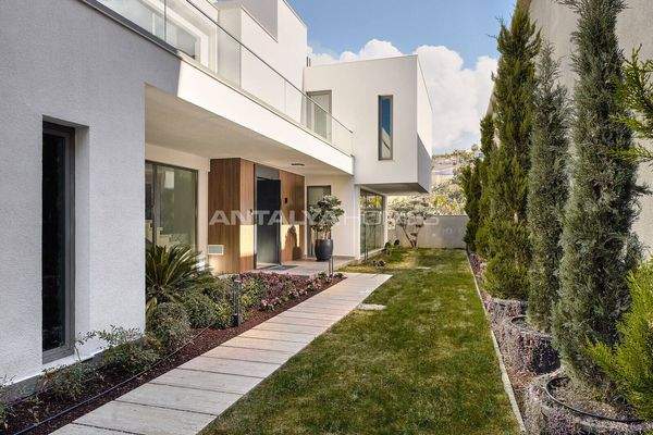 Houses with Private Pools Close to the Sea in Alanya Kargıcak