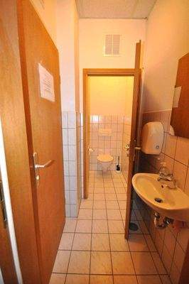 09 Toilette Damen.JPG