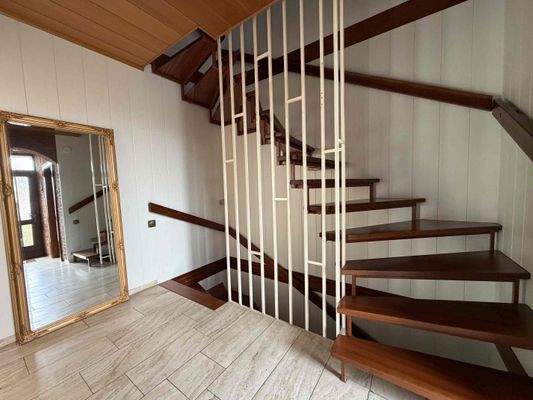 Eingangsflur mit Treppenhaus