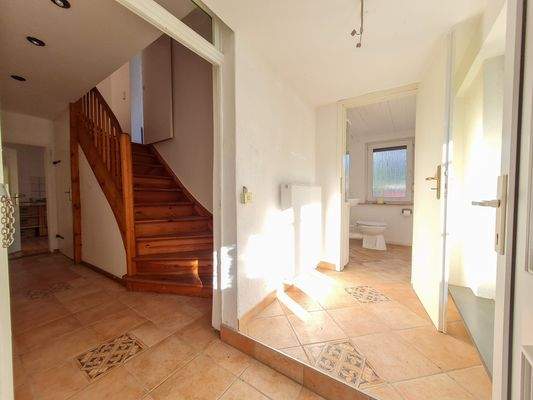 Zugang Flur/Treppe & Gäste-WC