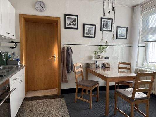 Küche mit Einbauküche Ansicht 2