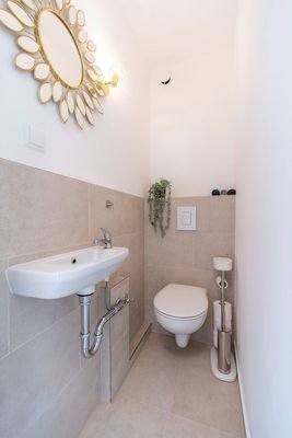 separates WC