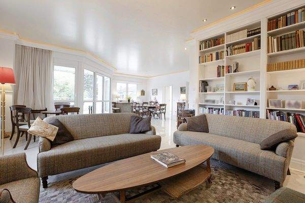 Bibliothek Ansicht II