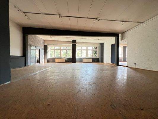 Mittlerer Raum andere SIcht.jpg