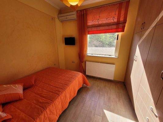 Kreta, Argouli: Zweistöckiges Haus mit Keller zu verkaufen