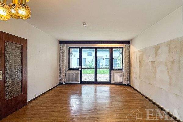 Wohnzimmer mit Terrassenzugang