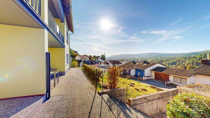 EG - Terrasse - Vorgarten