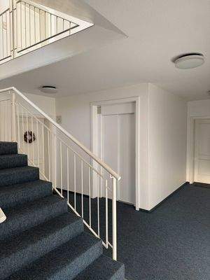 Das äußerst gepflegte Treppenhaus