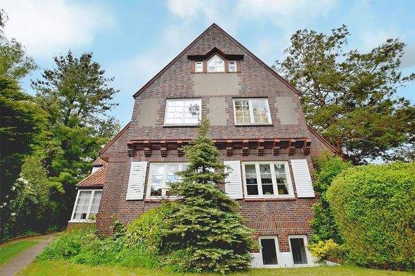 Das Wohnhaus wurde 1923 durch den Architekten William Zwinscher geplant