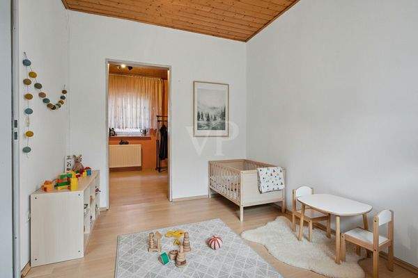 Schlafzimmer III_KI möbiliert