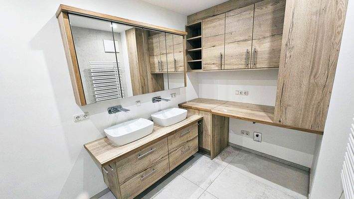 Schönes Bad mit WW Boiler, 3-Zimmer-Wohnung mit Stellplatz, Thiersee Kirchdorf