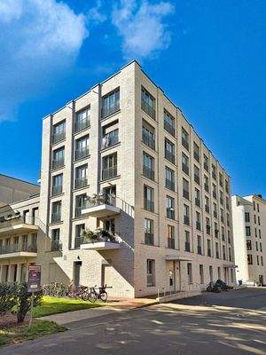 Außenansicht Gebäude Links KLEINER