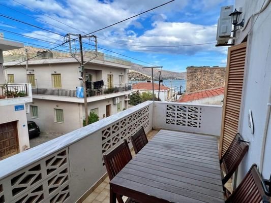 Kreta, Elounda: Wohnung im Zentrum mit Meerblick zu verkaufen