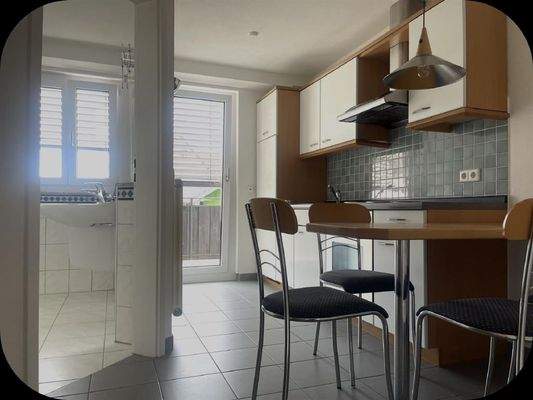 Hauswirtschaftsraum mit Küchenzeile