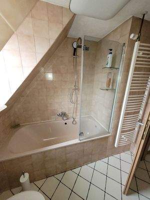 WE li - Wanne und Handtuchheizkörper