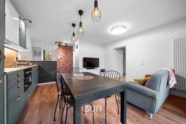 GEMÜTLICHER WOHN- UND ESSBEREICH 