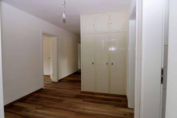 Flur Breite u Schrank.JPG