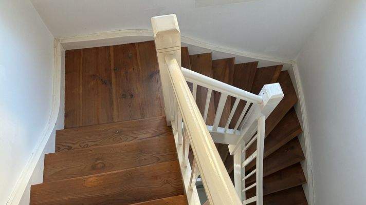 Treppenaufgang fein saniert