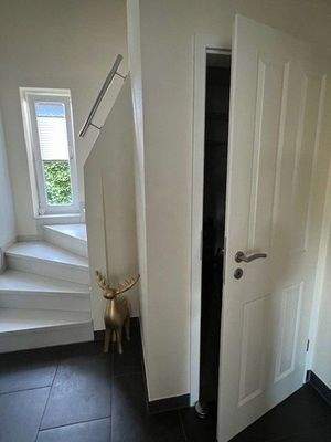 Abstellraum unter der Treppe