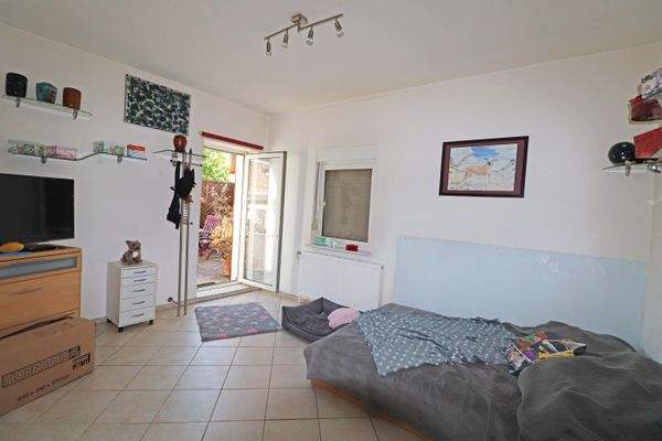 Schlafzimmer1 EG.jpg