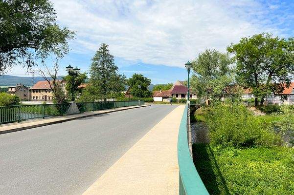 Traumhaus zur Linken der Saalebrücke