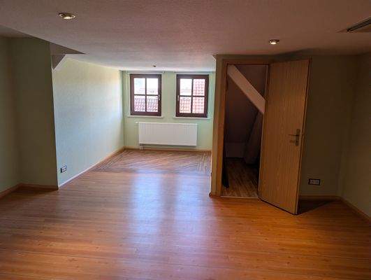 Raum DG mit Abstellräume