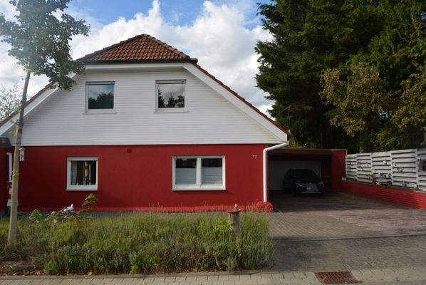 Vordere Ansicht des Hauses