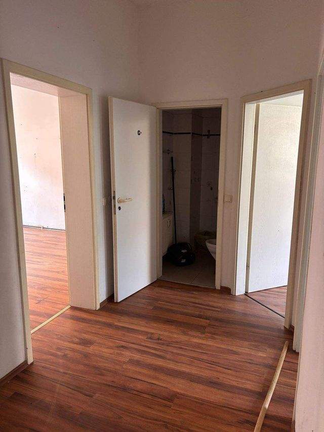 Helle 3-Raum-Wohnung im Dachgeschoss – 56 m² – sofort bezugsfrei – günstige Miete - Photo 3