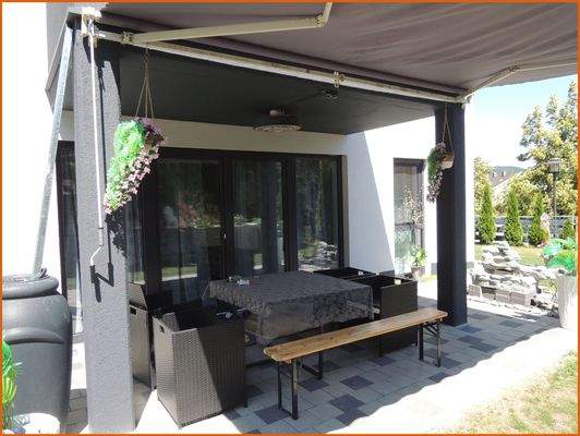 überdachte Terrasse