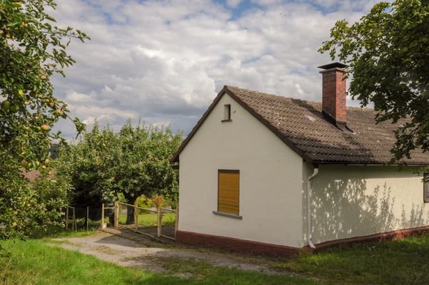 Hausansicht schräg hinten