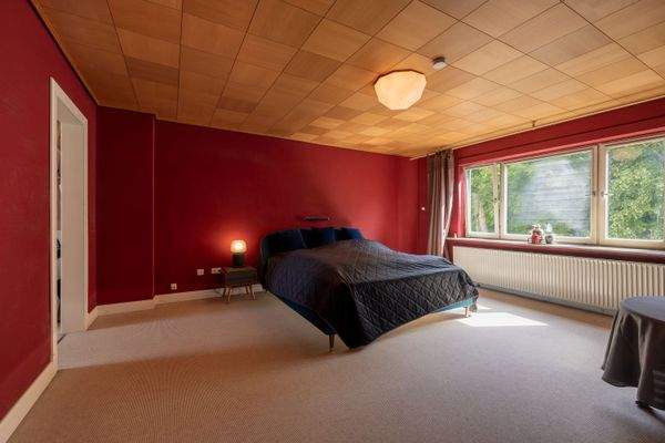 Schlafzimmer mit viel Platz