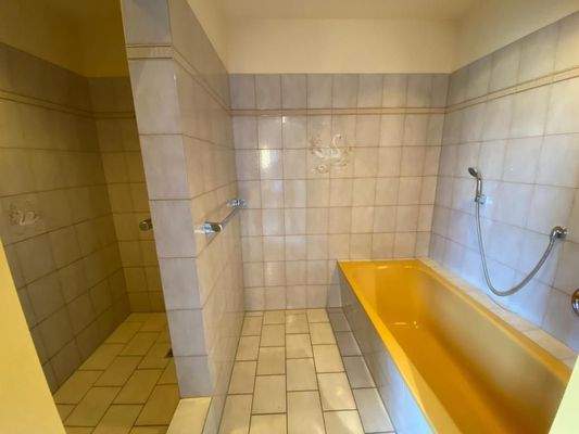 Obergeschoss Wanne u Dusche