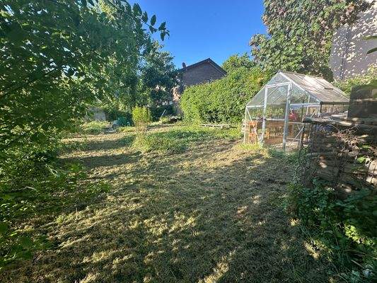 seitlicher Gemüsegarten