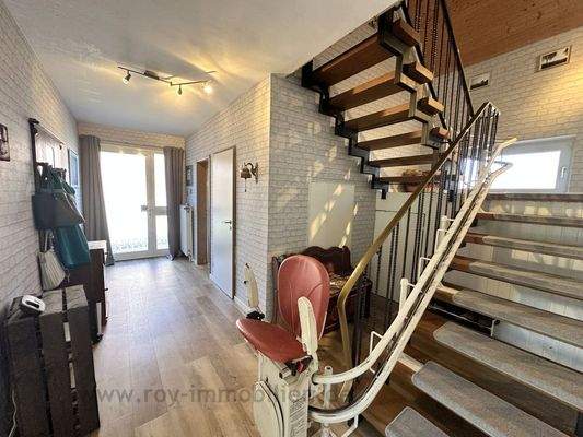 Diele / Aufgang zum DG