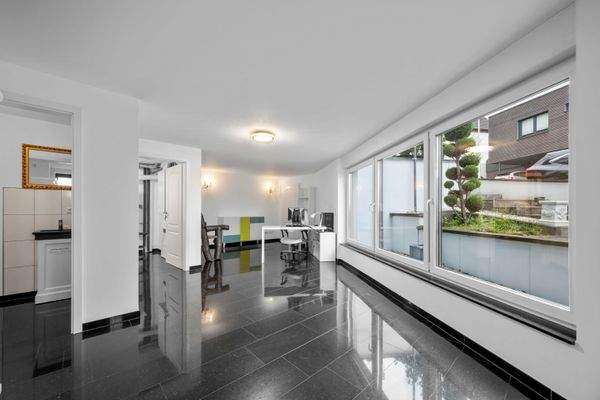 Eingangsbereich/Büro