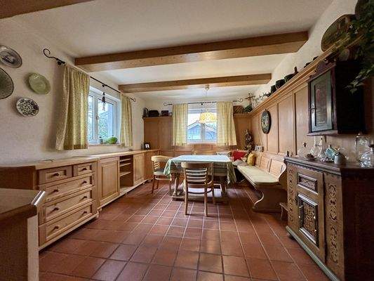 großzügiges Esszimmer